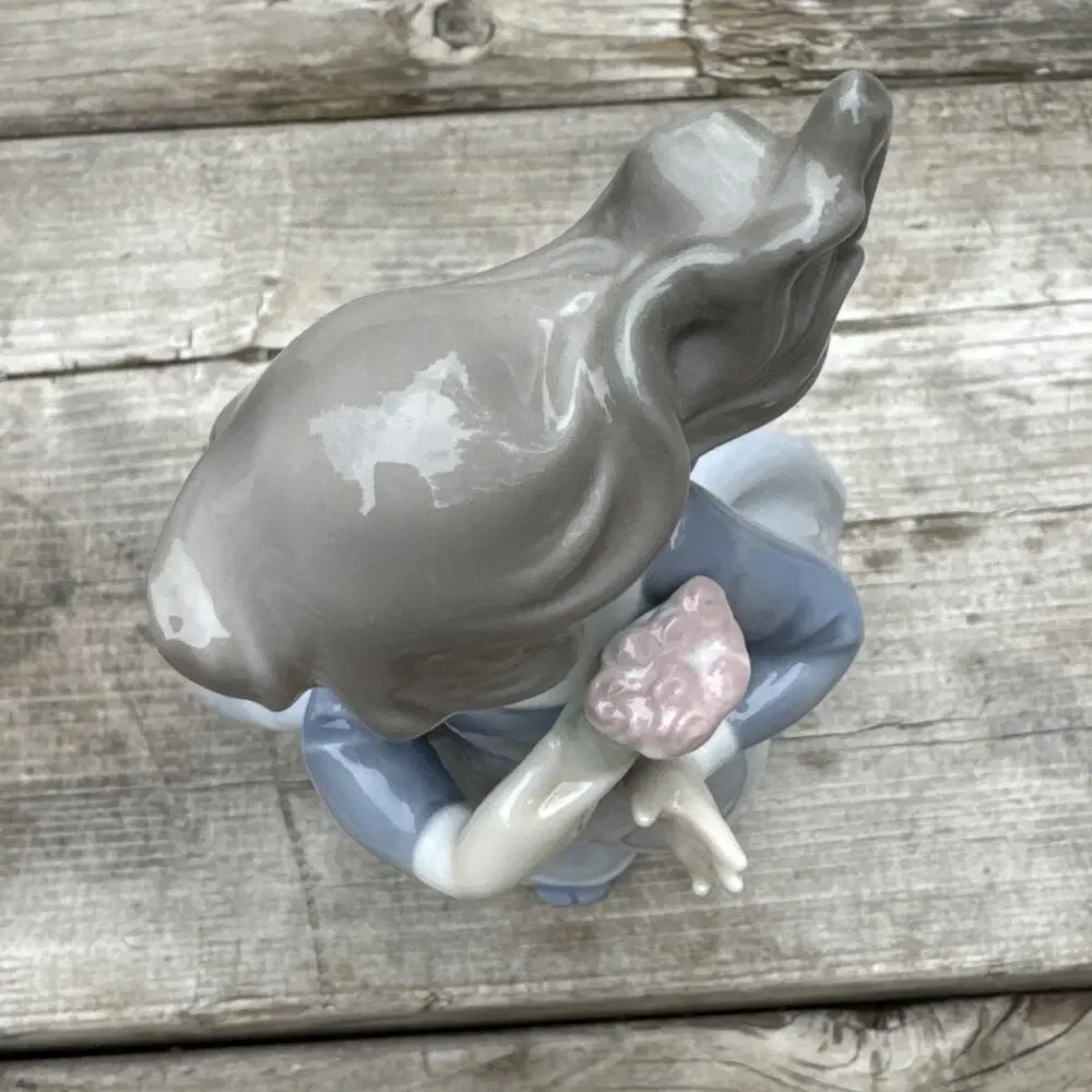 Vtg Lladro Nao Girl On A Windy Day With Bouquet Blue Gown 1988
